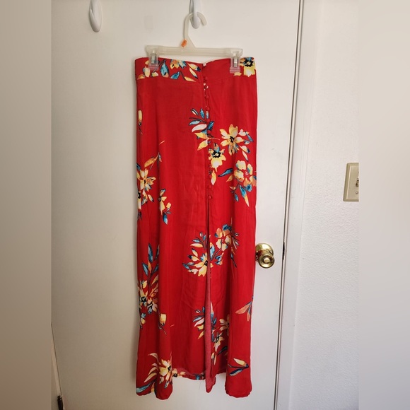 Front slit red maxi skirt in XS - Picture 3 of 6